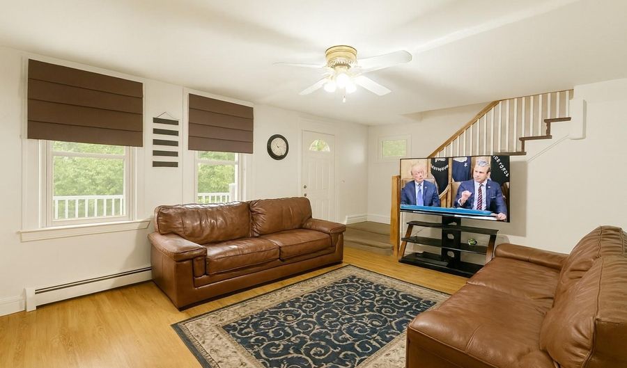 9 Bagley Ave, Albertson, NY 11507 - 4 Beds, 3 Bath