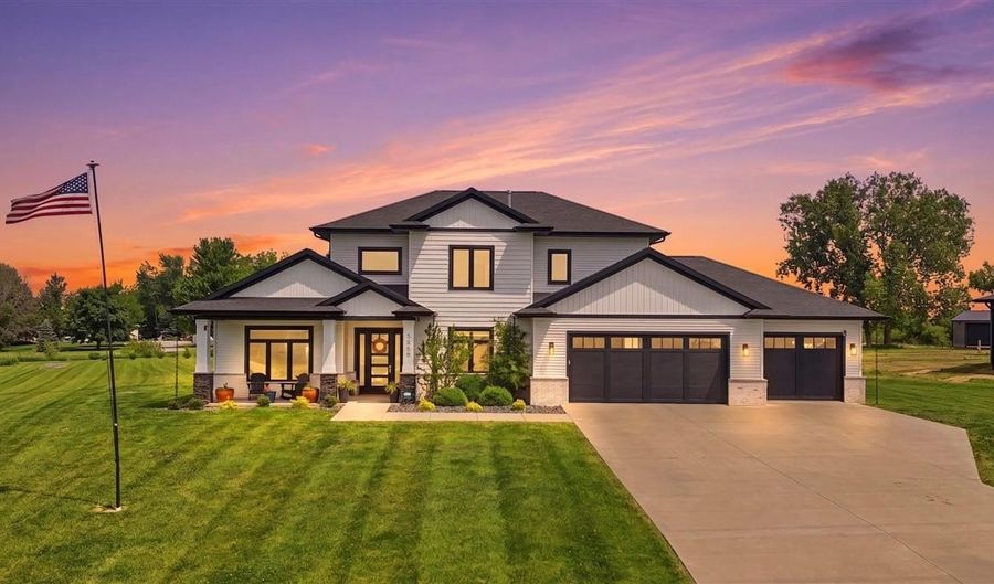 2985 127th Dr, Amana, IA 52203 - 6 Beds, 5 Bath