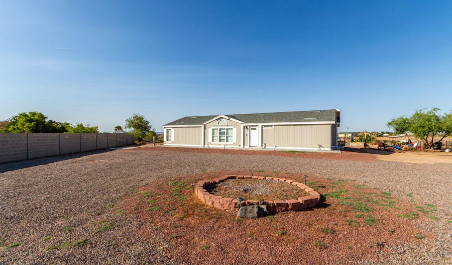 10618 W PRAIRIE Ln, Casa Grande, AZ 85193 - 4 Beds, 2 Bath