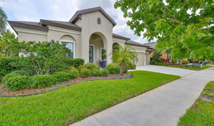 6016 SHADOWLAKE Dr, Apollo Beach, FL 33572 - 4 Beds, 3 Bath