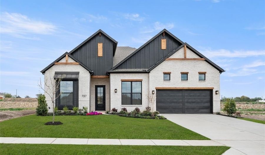 737 Meridian Dr, Aledo, TX 76008 - 4 Beds, 3 Bath