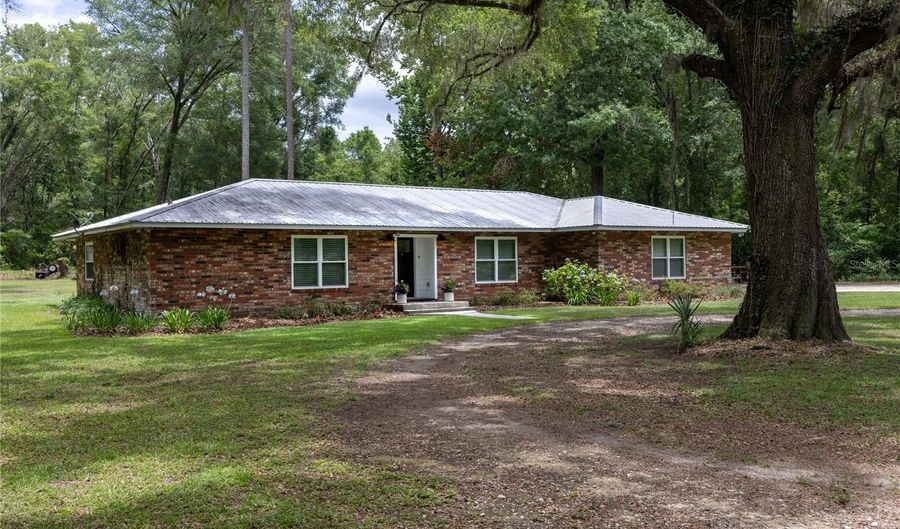 6207 NW COUNTY ROAD 235, Alachua, FL 32615 - 3 Beds, 3 Bath