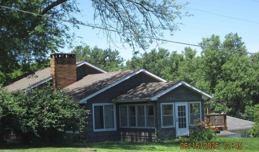 202 E 14 St, Atlantic, IA 50022 - 4 Beds, 3 Bath