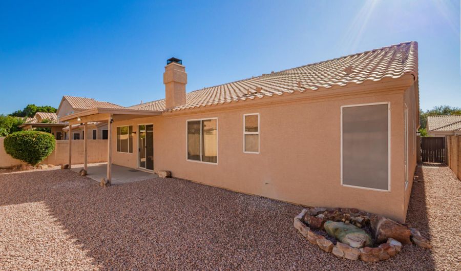 6092 W Dublin Ln, Chandler, AZ 85226 - 4 Beds, 2 Bath
