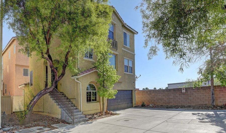 8920 Ethan Patrick Ct, Las Vegas, NV 89149 - 2 Beds, 3 Bath