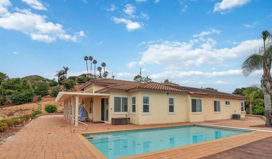 2387 Country Heights Rd, Escondido, CA 92026 - 3 Beds, 3 Bath