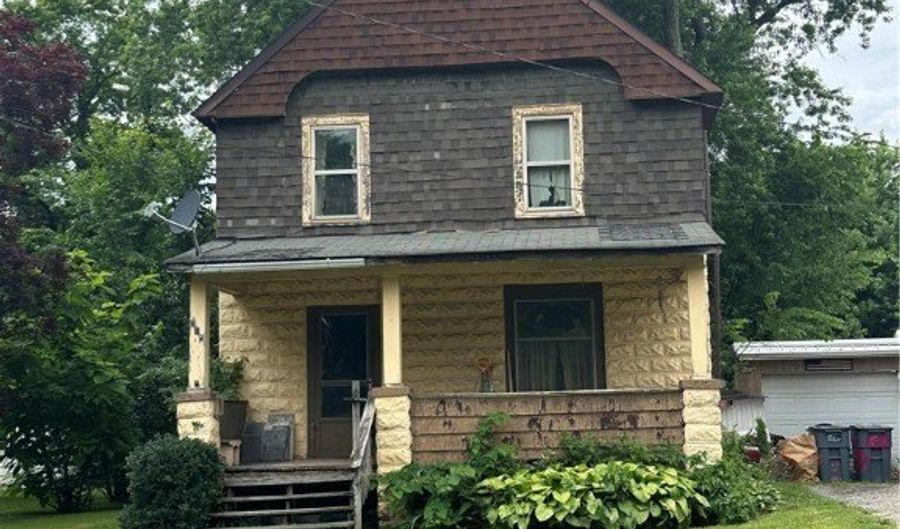 615 W 58th St, Ashtabula, OH 44004 - 3 Beds, 1 Bath