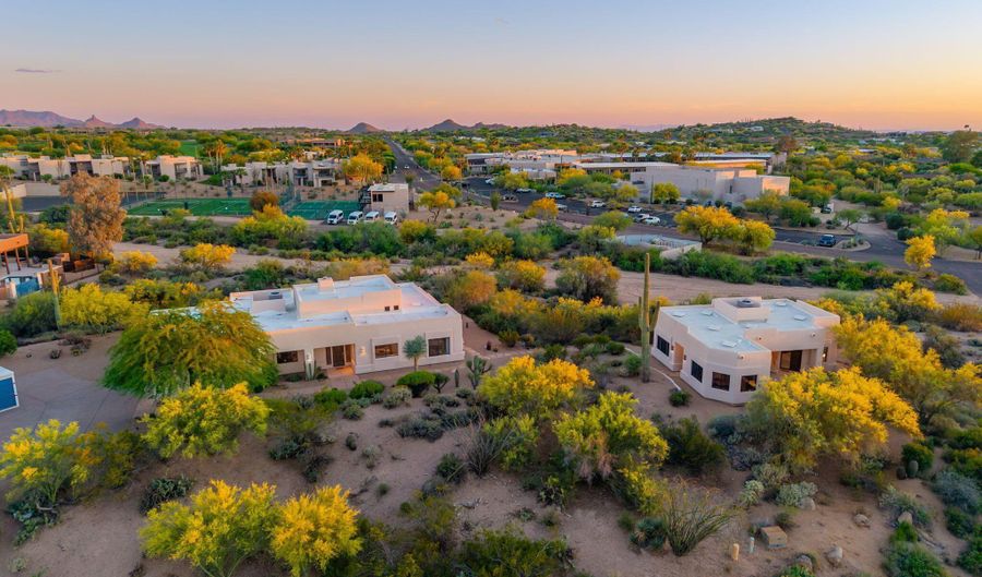 8001 E CAREFREE Dr, Carefree, AZ 85377 - 4 Beds, 4 Bath