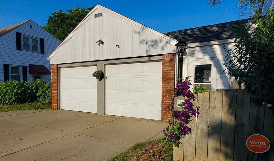 275 Capen Blvd, Amherst, NY 14226 - 3 Beds, 2 Bath