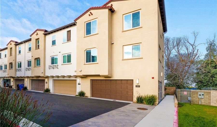 2750 W 182nd St 112, Torrance, CA 90504 - 4 Beds, 3 Bath