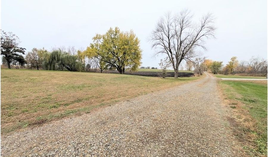 22598 700th Ave, Albert Lea, MN 56007 - 4 Beds, 2 Bath