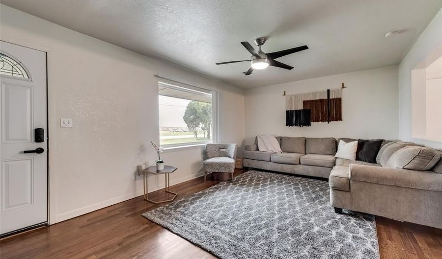 1306 N Powell Pkwy, Anna, TX 75409 - 3 Beds, 2 Bath
