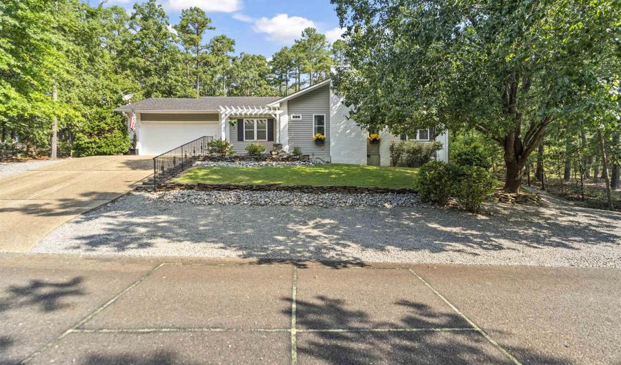 2 Cresta Ln, Hot Springs Village, AR 71909 - 3 Beds, 2 Bath