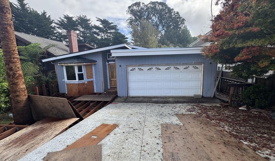 322 Arthur Ave, Aptos, CA 95003 - 5 Beds, 3 Bath