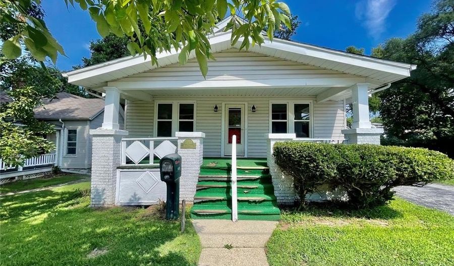 1623 Main St, Alton, IL 62002 - 3 Beds, 1 Bath