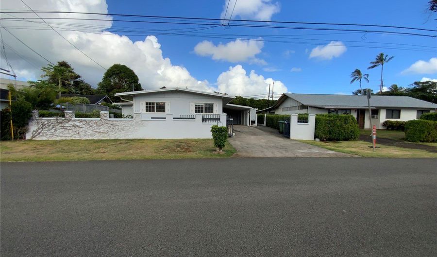 1250 Ulupuni St, Kailua, HI 96734 - 4 Beds, 3 Bath