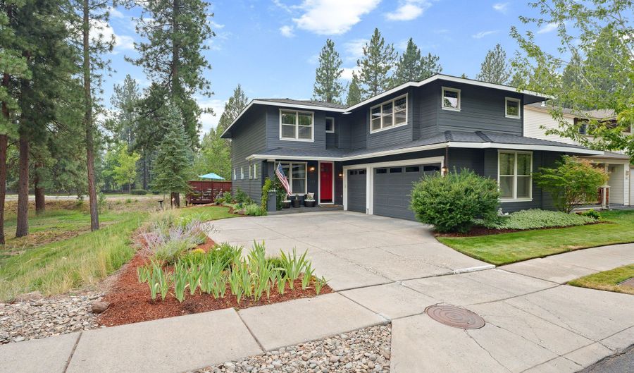 137 NW Outlook Vista Dr, Bend, OR 97703 - 4 Beds, 4 Bath