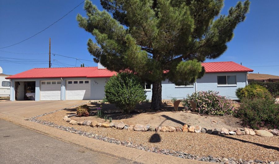 107 Mountain View Ave, Bisbee, AZ 85603 - 3 Beds, 2 Bath