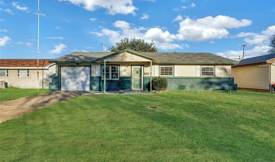 1048 Elk St, Altus, OK 73521 - 4 Beds, 2 Bath