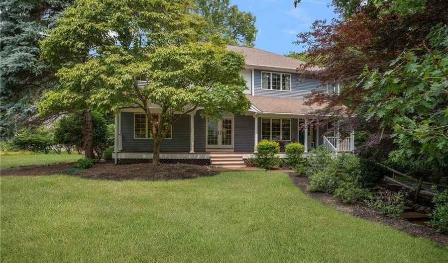 165 Lynn Cir, East Greenwich, RI 02818 - 4 Beds, 3 Bath