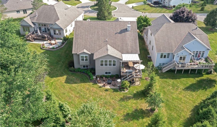 609 Burgess Cir, Aurora, OH 44202 - 3 Beds, 5 Bath