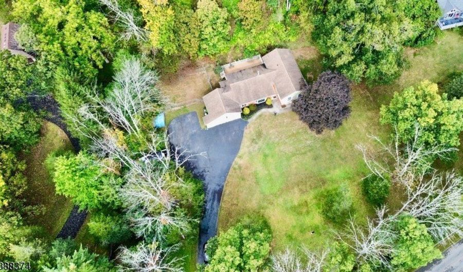 12 Goodale Rd, Andover, NJ 07860 - 5 Beds, 3 Bath