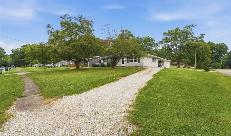 407 Dorwood Dr, Alliance, OH 44601 - 4 Beds, 1 Bath