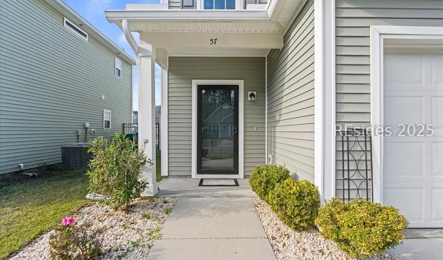 57 Running Oak Dr, Bluffton, SC 29910 - 3 Beds, 3 Bath