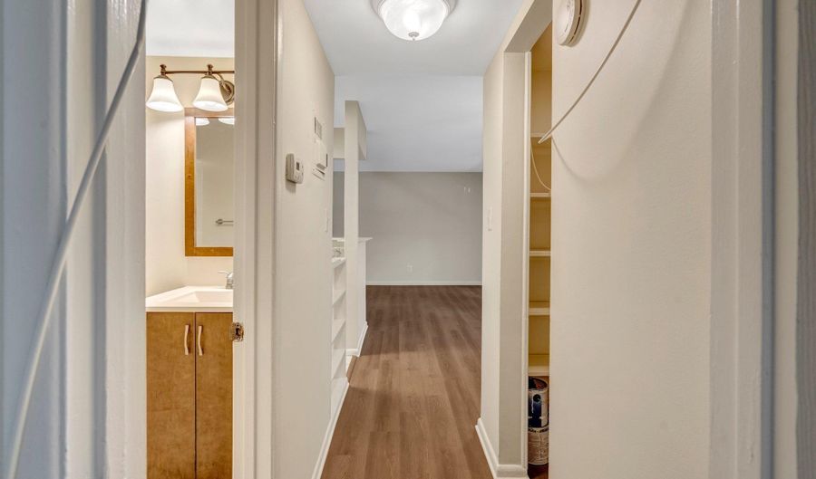 7758 DONNYBROOK Ct 101, Annandale, VA 22003 - 1 Beds, 1 Bath