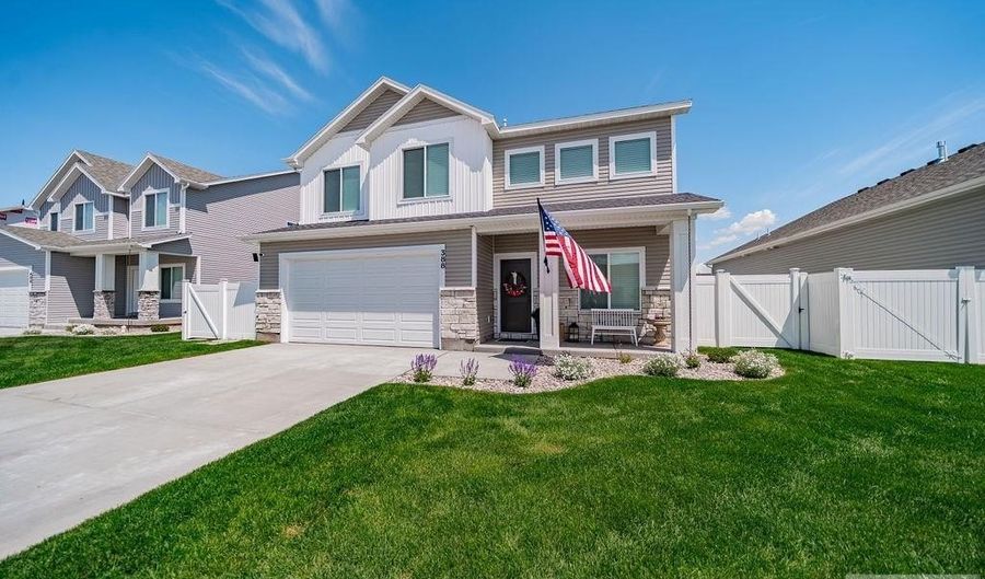 388 Church St, Ammon, ID 83401 - 4 Beds, 3 Bath
