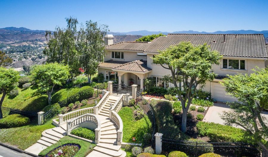 11848 Presilla Rd, Camarillo, CA 93012 - 5 Beds, 5 Bath
