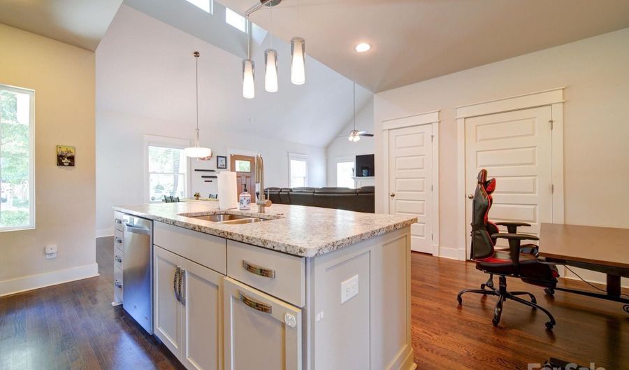 1421 Lyon Ct, Charlotte, NC 28205 - 3 Beds, 3 Bath