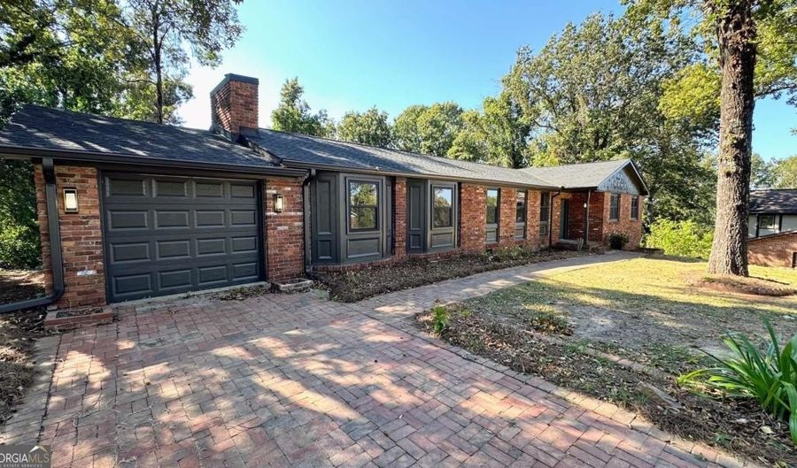 6 Windsor Cir, Anniston, AL 36207 - 3 Beds, 2 Bath