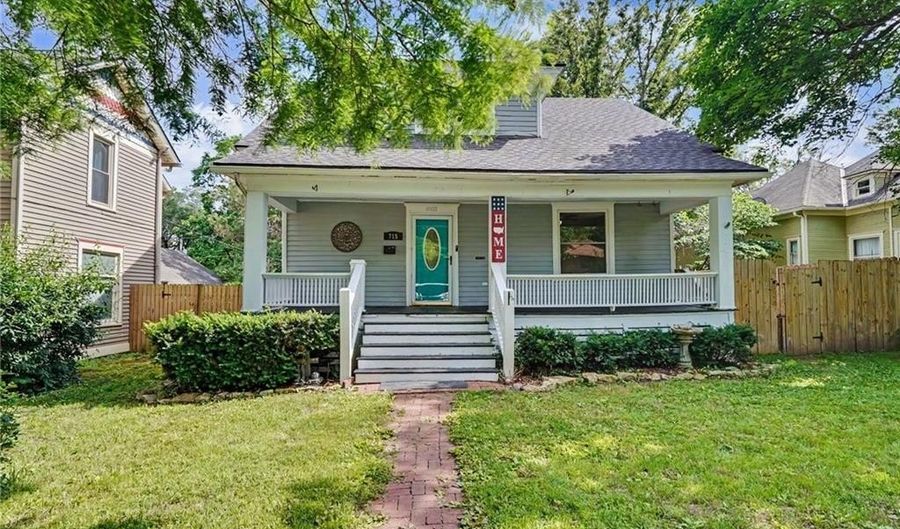 715 Jersey St, Baldwin City, KS 66006 - 3 Beds, 2 Bath