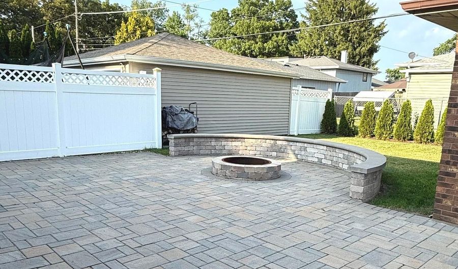 11529 S Laramie Ave, Alsip, IL 60803 - 3 Beds, 2 Bath
