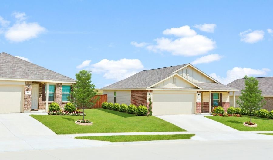 2001 Teak Dr Plan: Newlin, Keene, TX 76031 - 3 Beds, 2 Bath