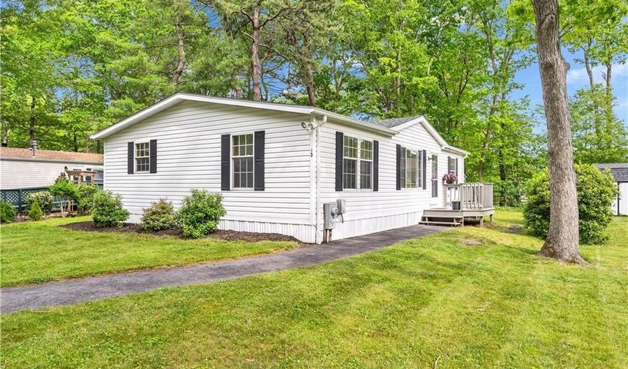 13 Liena Rose Way, Coventry, RI 02816 - 2 Beds, 2 Bath