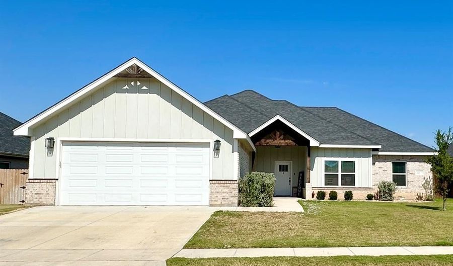 342 Blue Lake Dr, Abilene, TX 79602 - 4 Beds, 2 Bath