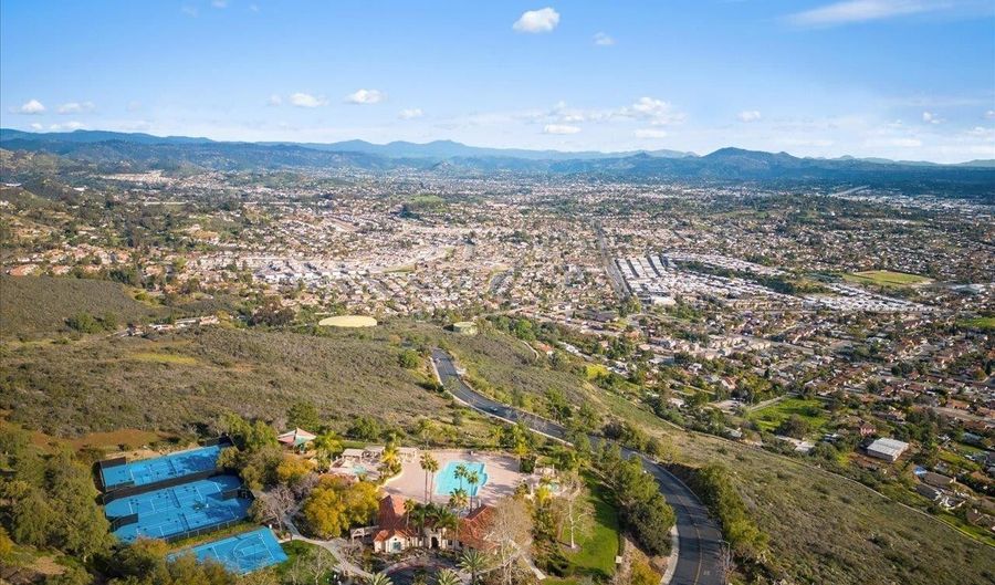 1949 Woodland Heights Gln, Escondido, CA 92026 - 4 Beds, 3 Bath