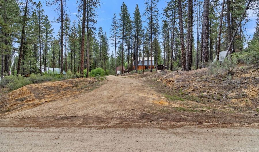 66 View Dr, Centerville, ID 83631 - 3 Beds, 2 Bath
