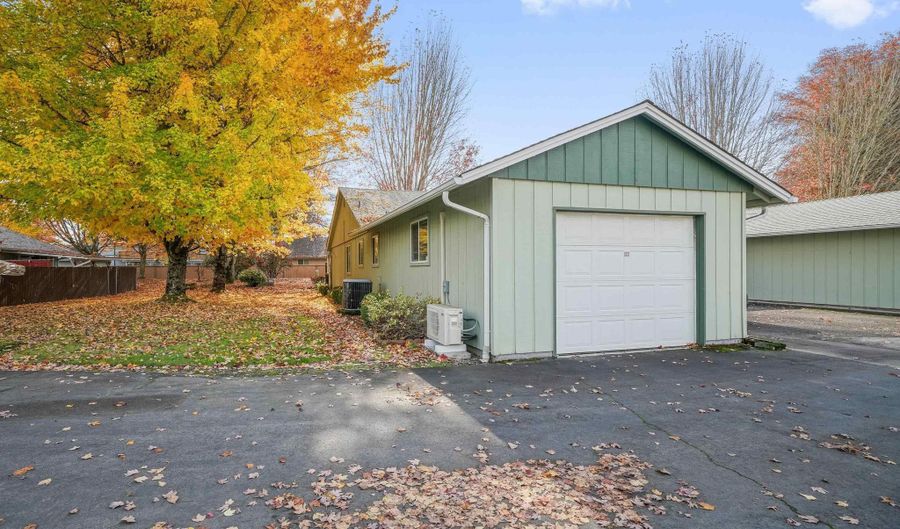 3113 Jackson St SE, Albany, OR 97322 - 2 Beds, 2 Bath