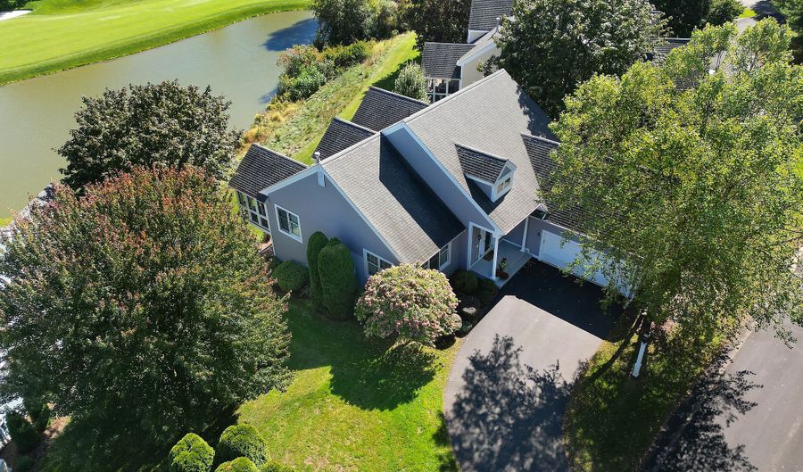 4 Lower Heatherwood, Cromwell, CT 06416 - 4 Beds, 3 Bath