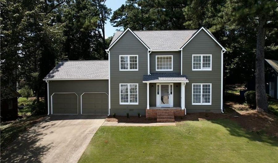 994 Coach House Dr, Tucker, GA 30084 - 4 Beds, 3 Bath