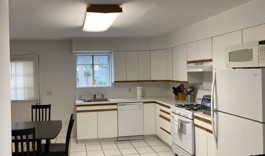 1835 Fernwood Rd, Belmar, NJ 07719 - 1 Beds, 2 Bath