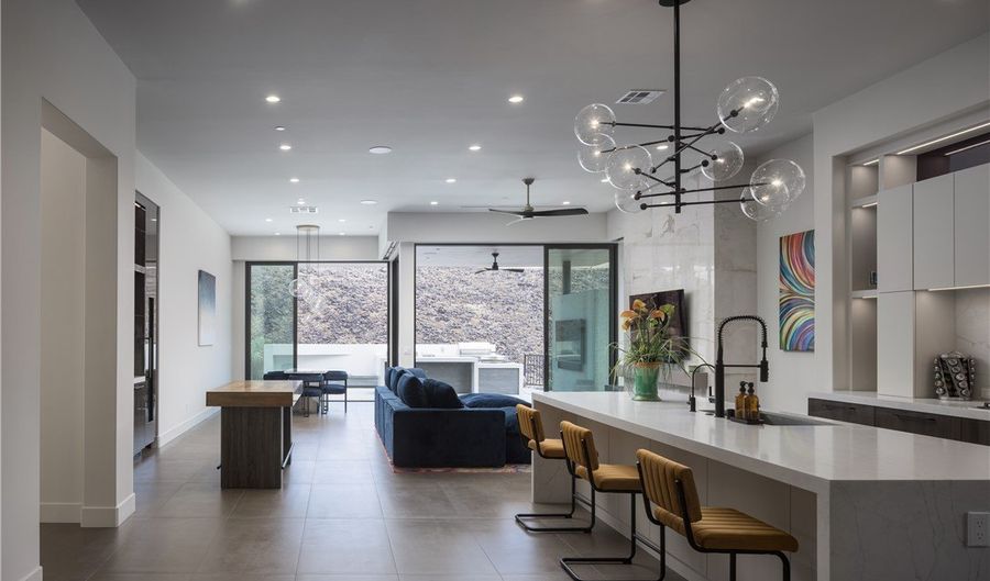 692 Scenic Cliff Dr, Henderson, NV 89012 - 3 Beds, 4 Bath