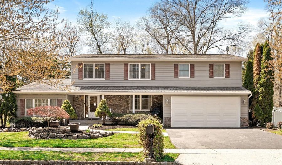 4 Twain Dr, Allentown, NJ 08501 - 4 Beds, 4 Bath