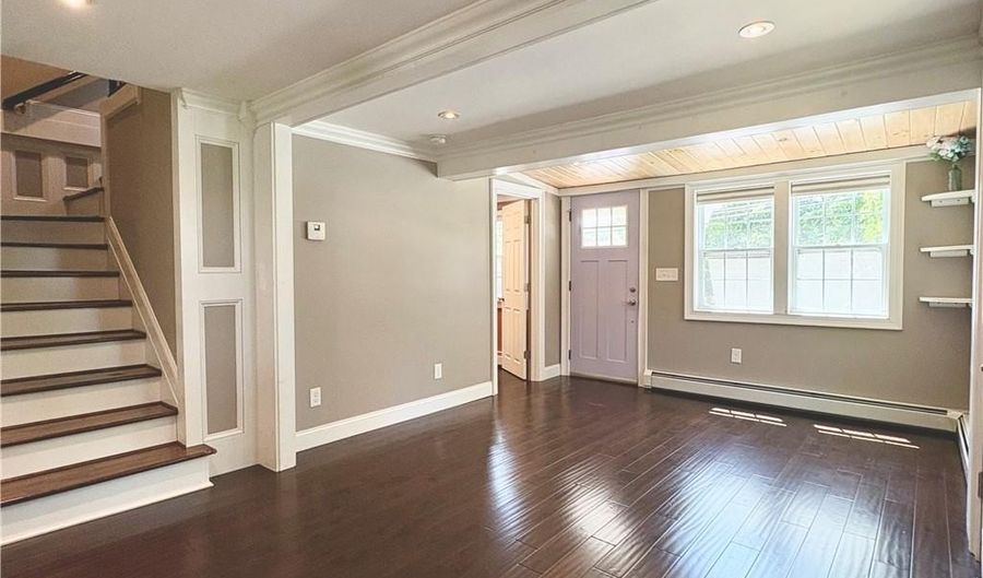 79 W Shore Dr, Exeter, RI 02822 - 2 Beds, 2 Bath