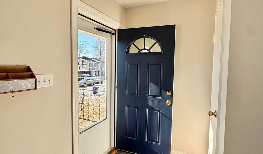 3927 VERMONT Ave, Alexandria, VA 22304 - 3 Beds, 2 Bath