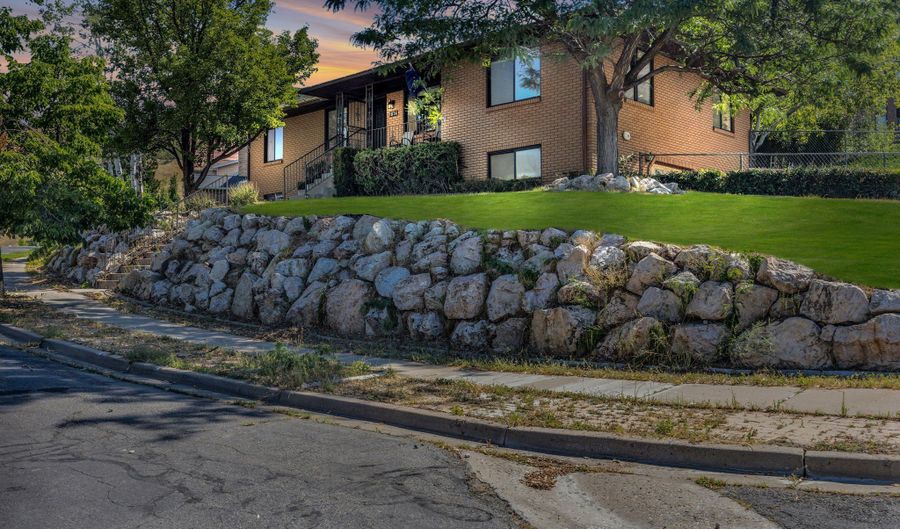 1834 N 200 E, Centerville, UT 84014 - 4 Beds, 2 Bath