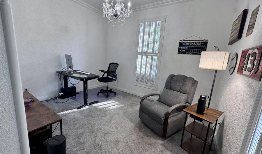 806 Broadway St, Alton, MO 65606 - 5 Beds, 2 Bath